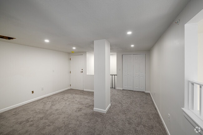 2BR, 1BA Loft - 600SF - Bedroom