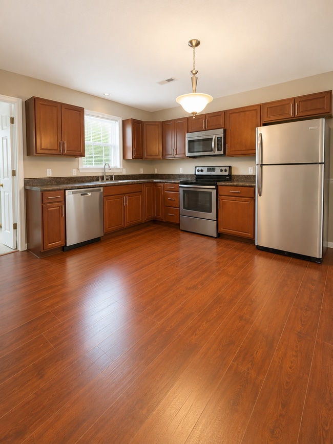 Photo - 407 W 3rd St
