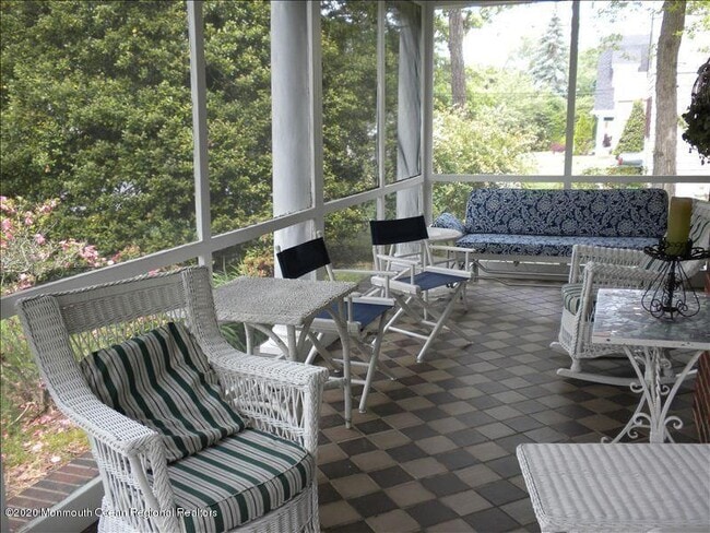 Photo - 212 Monroe Ave