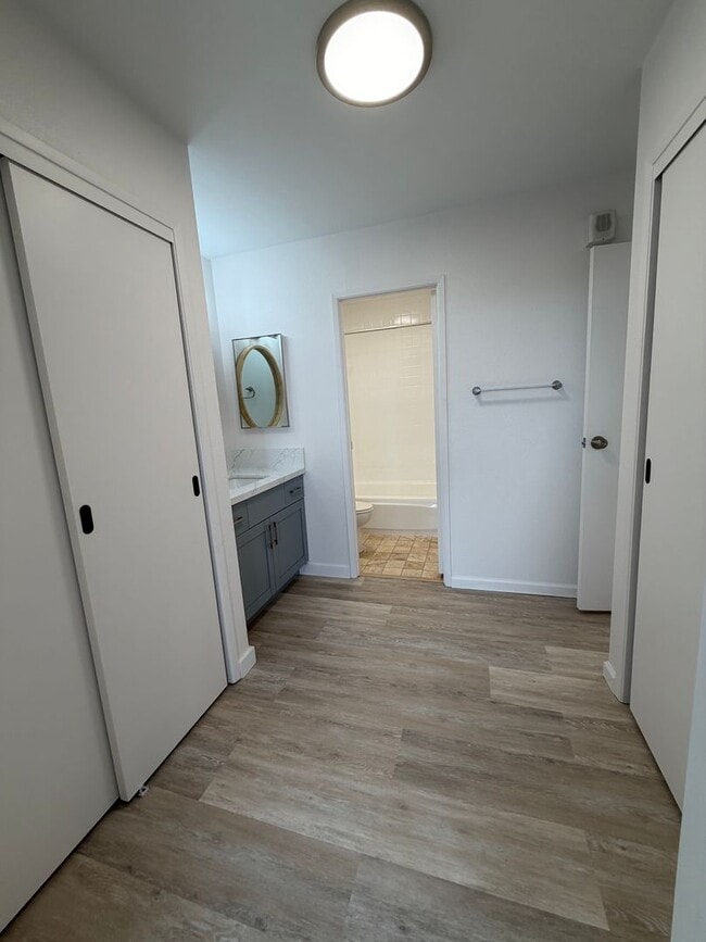 Photo - $2300 NEWLY RENOVATED 1BR/1BA/1PKG Kukui Plaza, Ewa Tower 25th floor