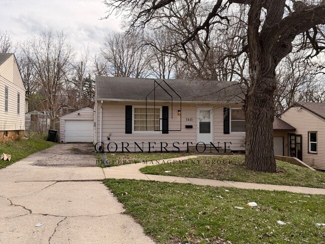 Building Photo - Spacious 2+ bedroom Ranch $850