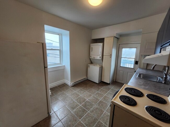 Photo - 274 Duke St W Unit 3