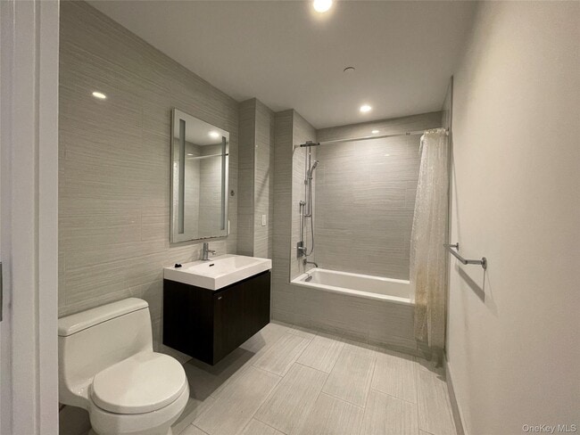 Photo - 131-05-131-40 40th Rd Unit 18T