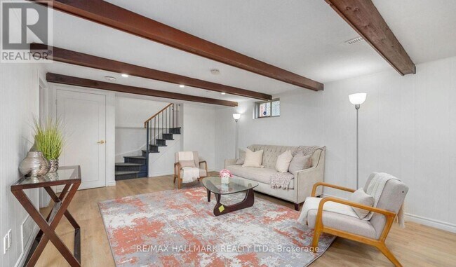 Photo - 12 Wardencourt Dr