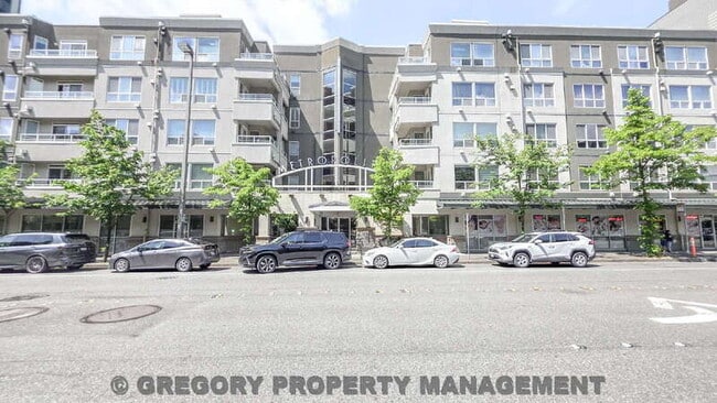 Building Photo - 925 110th Ave NE Unit 306