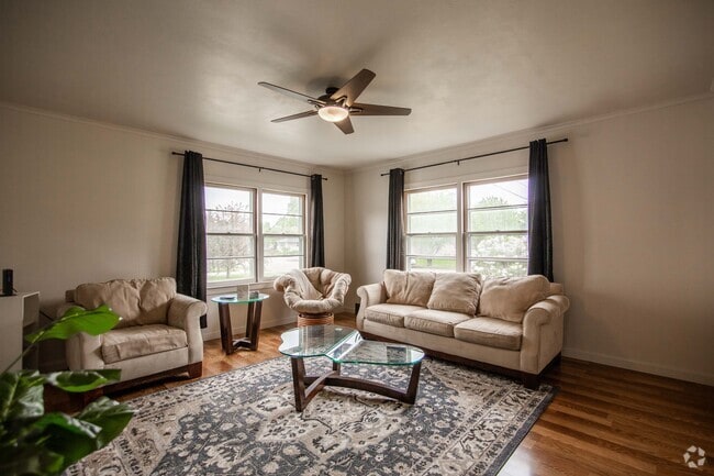 Building Photo - 215 E Arikara Ave Rental