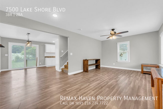 Photo - 7500 Lakeshore Blvd