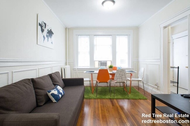 Building Photo - 248 Kelton St Rental