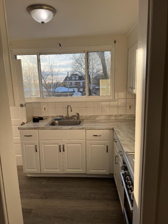 Photo - 525 14th Ave