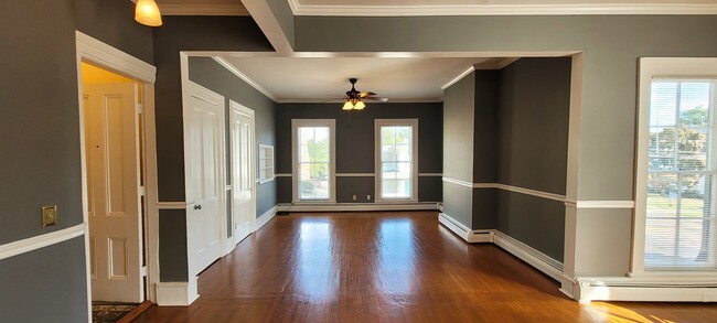 Building Photo - 463 W Church St Unit 2