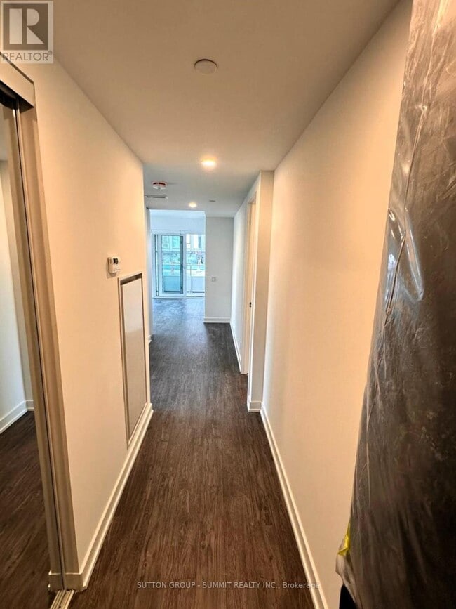 Photo - 88 Queen St E Unité 811