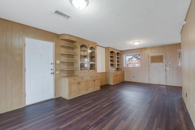 Photo - 2202 State St