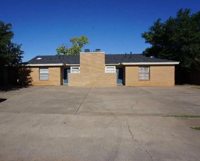 Building Photo - 121 N Troy Ave Unit B Rental