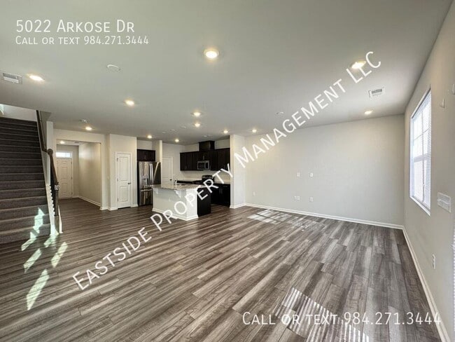 Photo - 5022 Arkose Dr