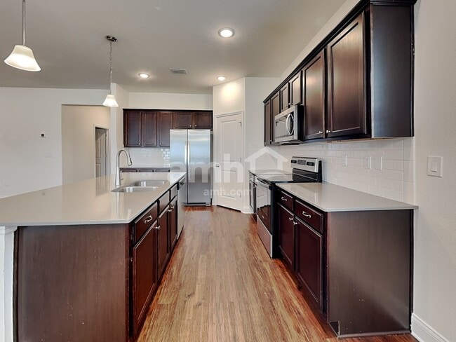 Photo - 953 Summer Stone Lp