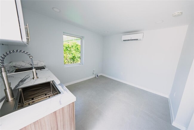 Photo - 1221 NW 75th St Unidad A