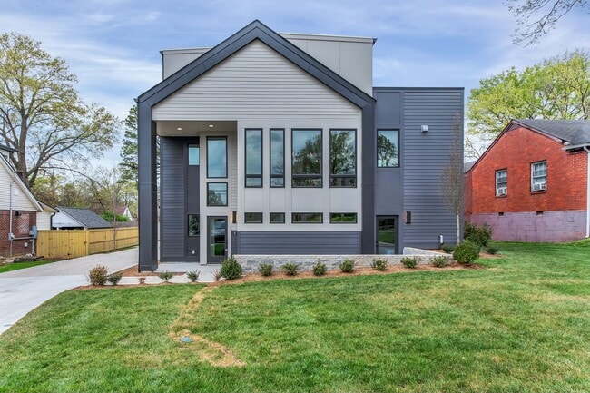 Photo - 1807 Martin St Townhome