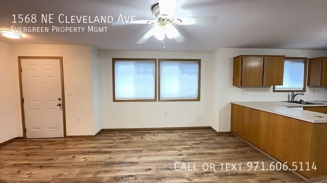 Photo - 1568 NE Cleveland Ave