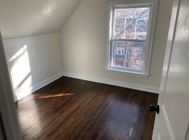 Photo - 18 Robeson St