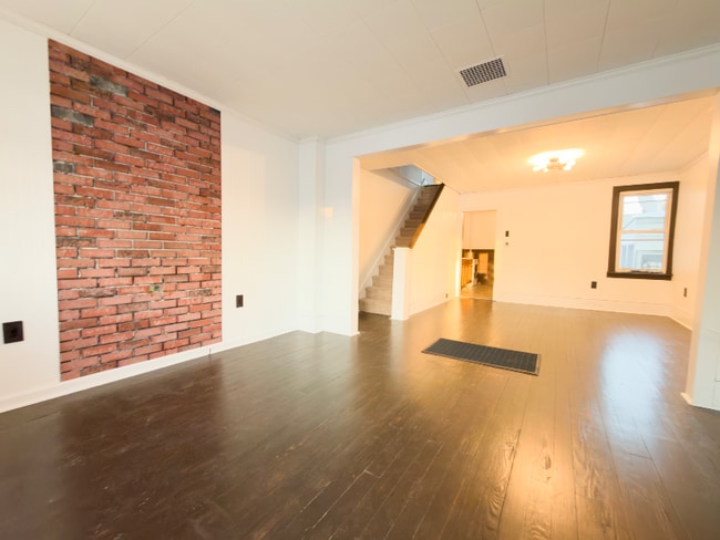 Photo - 14 Linden St