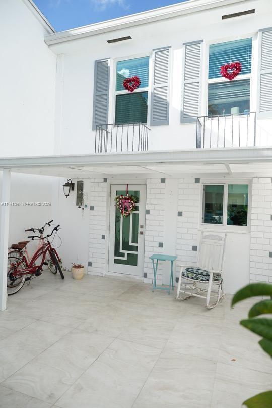 Photo - 1389 W 71st St