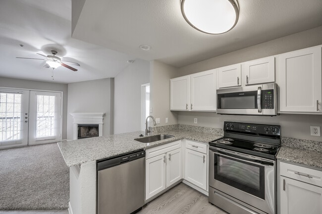 2BD, 2BA - 994SF - Kitchen