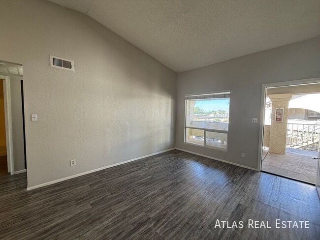 Photo - 465 W Ivyglen St Unit 225