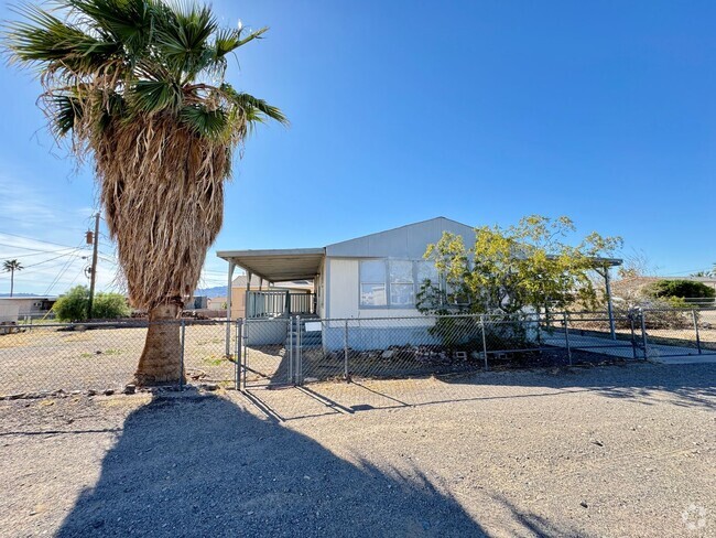 Building Photo - 2 Bedroom 2 Bath - FORT MOHAVE Rental