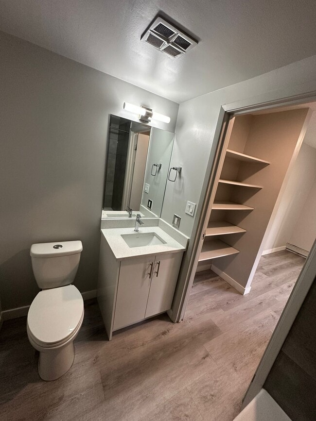 Photo - 13516-102 102 St NW Unit 111