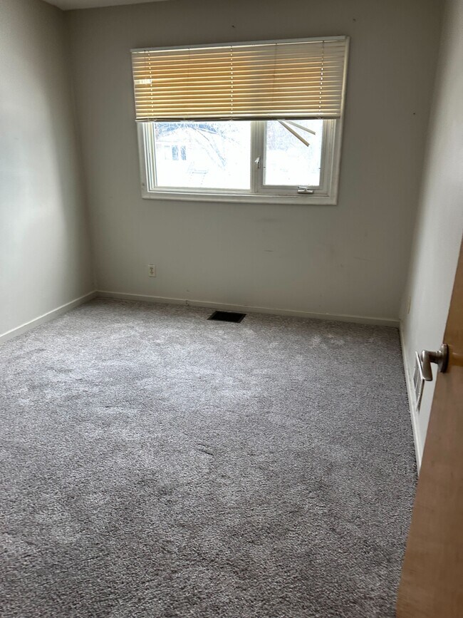 Photo - 824 McIntosh St Unit 1