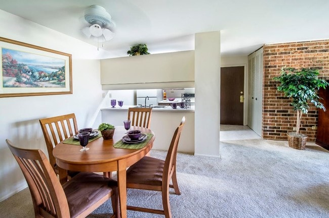 Photo - Courtyards Village West