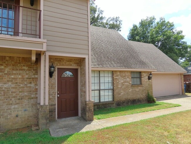 Photo - Remodeled in 2024! Gorgeous 3 Bdrm., 2 Bath Duplex in Whitehouse ISD!