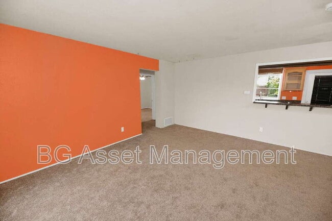 Photo - 950 Kelvin Ct