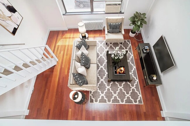 Photo - 235 E 14th St Unit B1