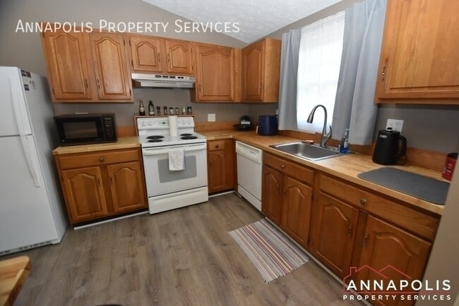 Photo - 1663 Canonade Ct