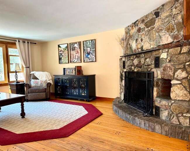 Photo - 186 Gunn Rd