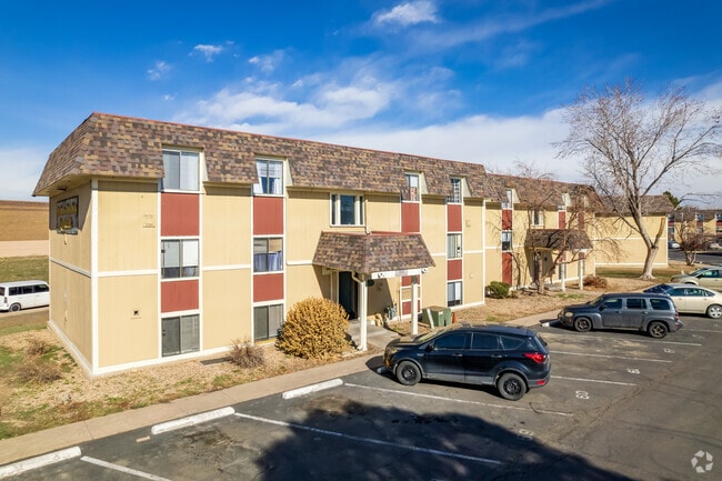 Building Photo - Fitzsimons Junction