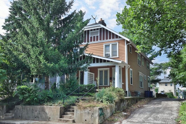 Photo - NEWLY RENOVATED NORTH CAMPUS - 3 BEDROOM 2...