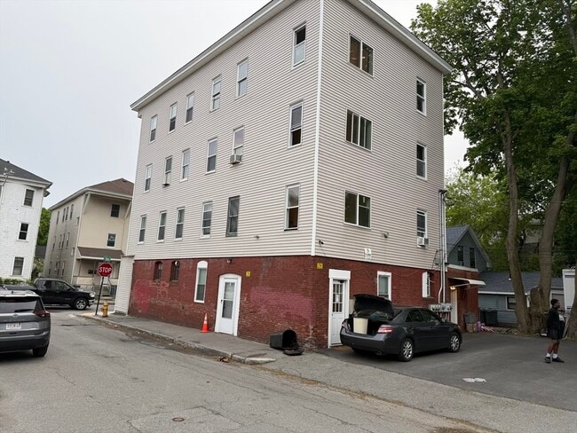 Building Photo - 309 Cambridge St Unit 1