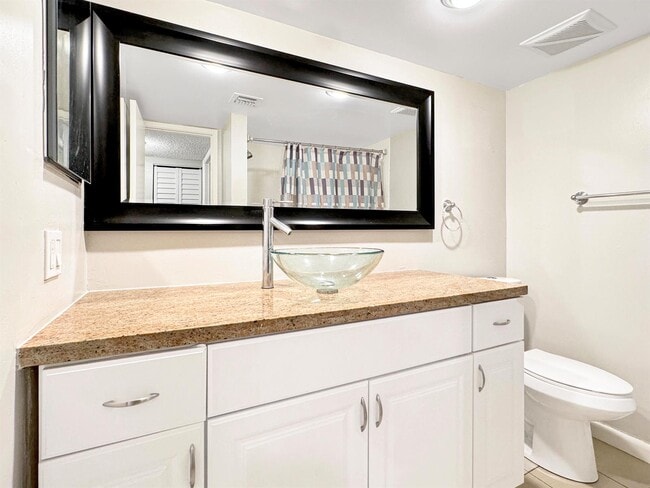 Photo - 3083 N Oakland Forest Dr Unit 306