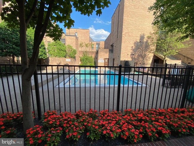 Building Photo - 130 Spruce St Unit 19A
