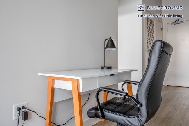 Photo - 450 W Belmont Ave Unidad FL4-ID986