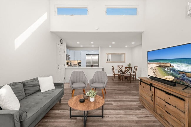 Building Photo - Fully Furnished 3BR/2BA Condo with Vaulted Ceilings, Close Proximity to UCSD and Medical Centers!... Unit 231