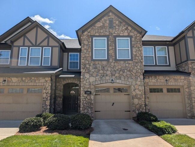 Coming Soon! Charming 2 story, 3 bedroom ,... - Coming Soon! Charming 2 story, 3 bedroom ,... Townhome