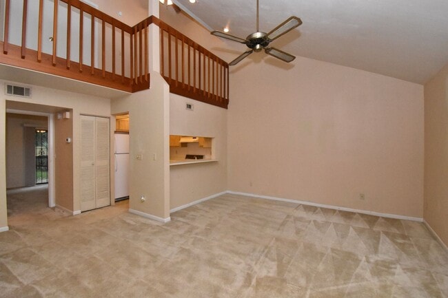 Building Photo - 2/2 Townhome in SW Gainesville - Available NOW!