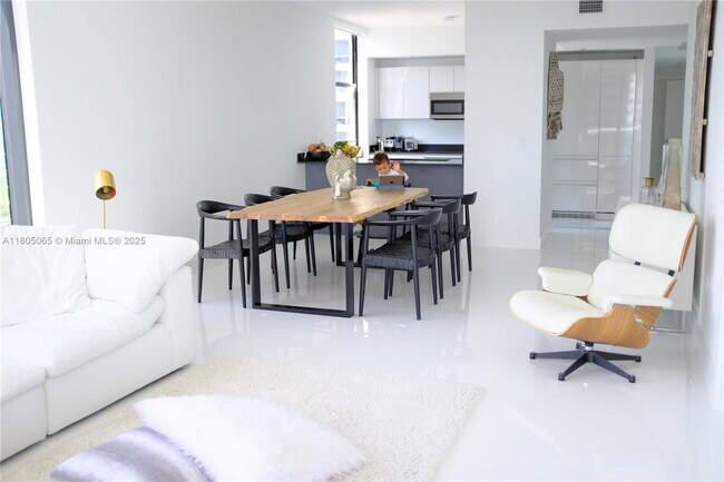 Photo - 1010 Brickell Ave Unit 4205