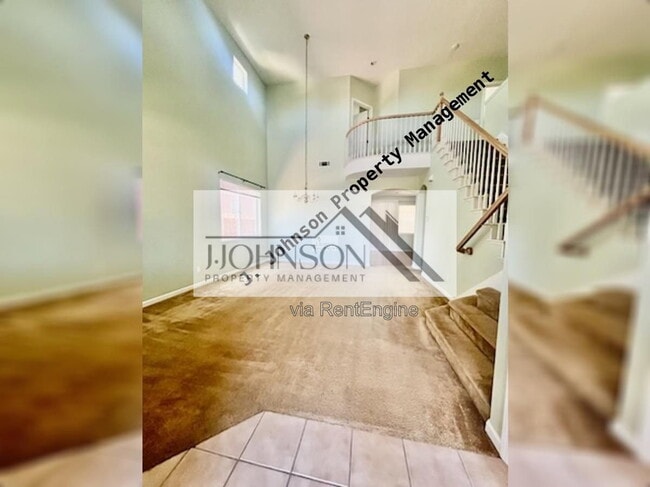 Photo - 323 Glenbriar Cir