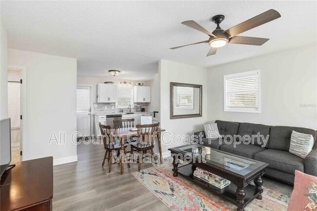 Photo - 604 Church St