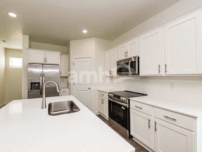 Photo - 1272 W Mahogany St