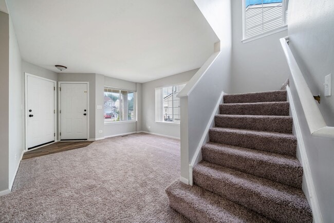 Photo - Beautiful 3 Bedroom 2 Bath Home in Lake in the Hills!